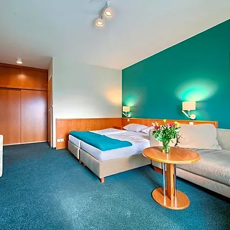 Hotel Taaakaryba *